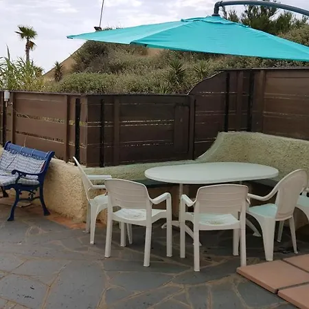 Les Pieds Dans Le Sable Agde